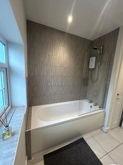 Luxury Countryside Stay - Waters Upton, 텔퍼드 외부 사진